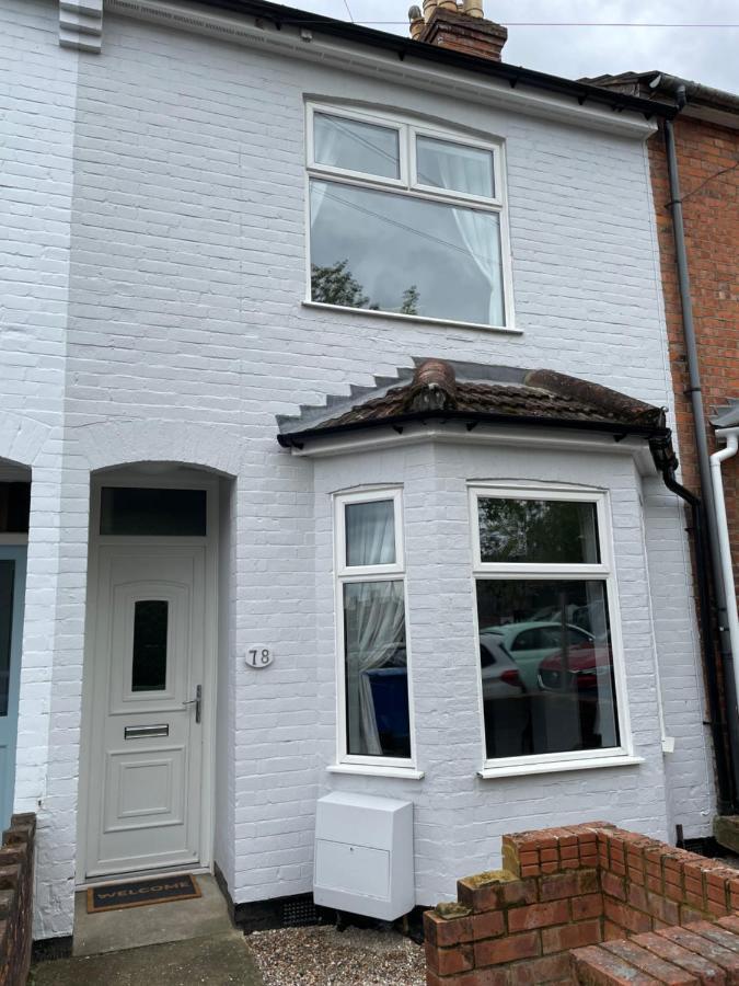 Comfy Home For Contractors And Families With Free Parking - Sage View Aldershot Zewnętrze zdjęcie