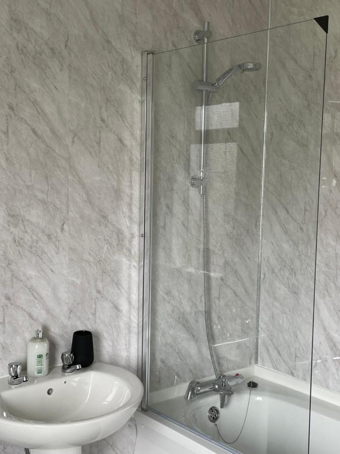 Comfy Home For Contractors And Families With Free Parking - Sage View Aldershot Zewnętrze zdjęcie