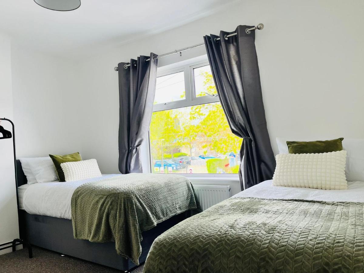 Comfy Home For Contractors And Families With Free Parking - Sage View Aldershot Zewnętrze zdjęcie